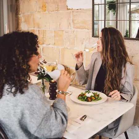 Boutique Loulou Alojamento de Acomodação e Pequeno-almoço 2*